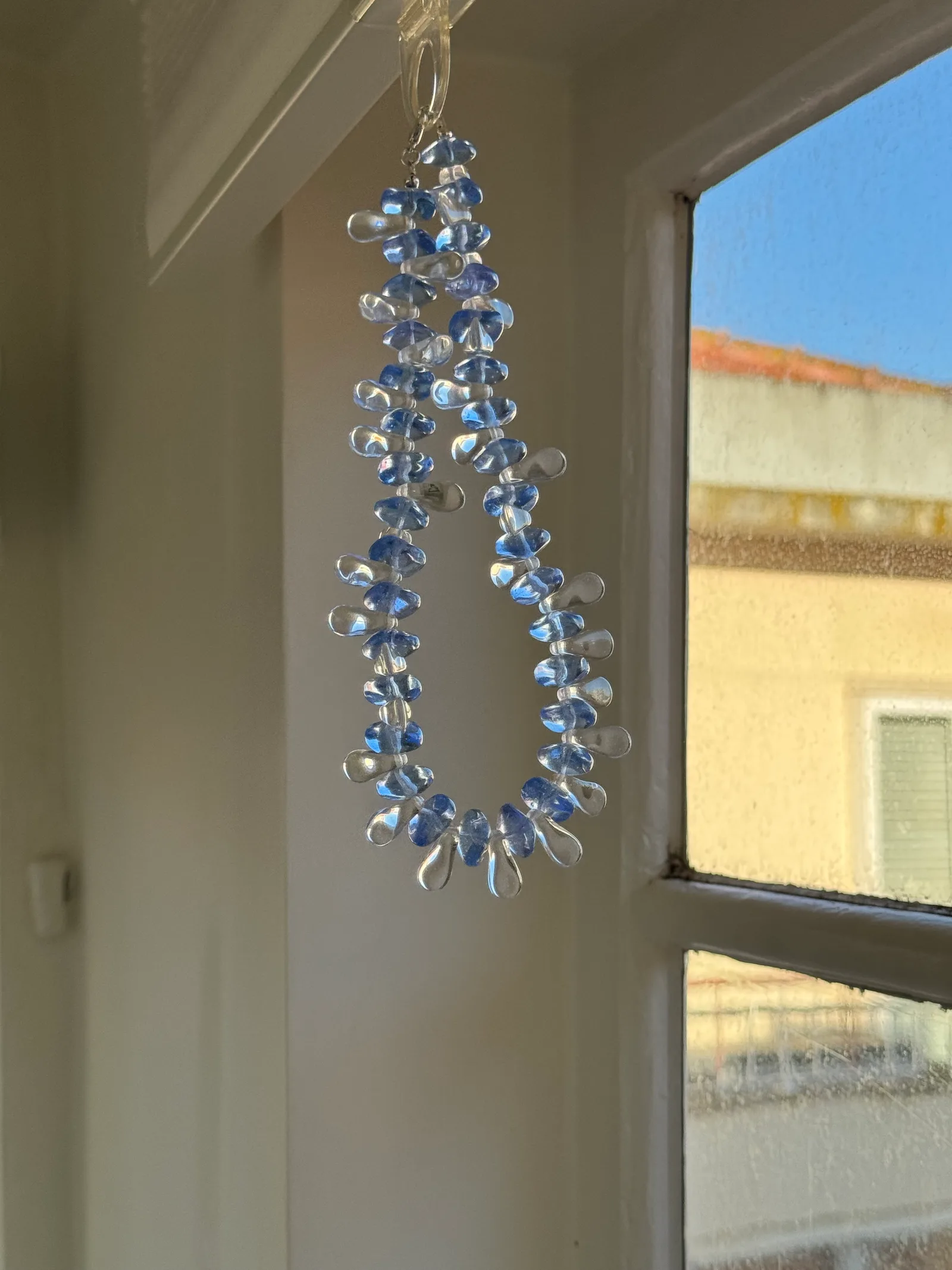 Glass beads 
Sterling silver hardware

43 cm length

Handcrafted in Berlin