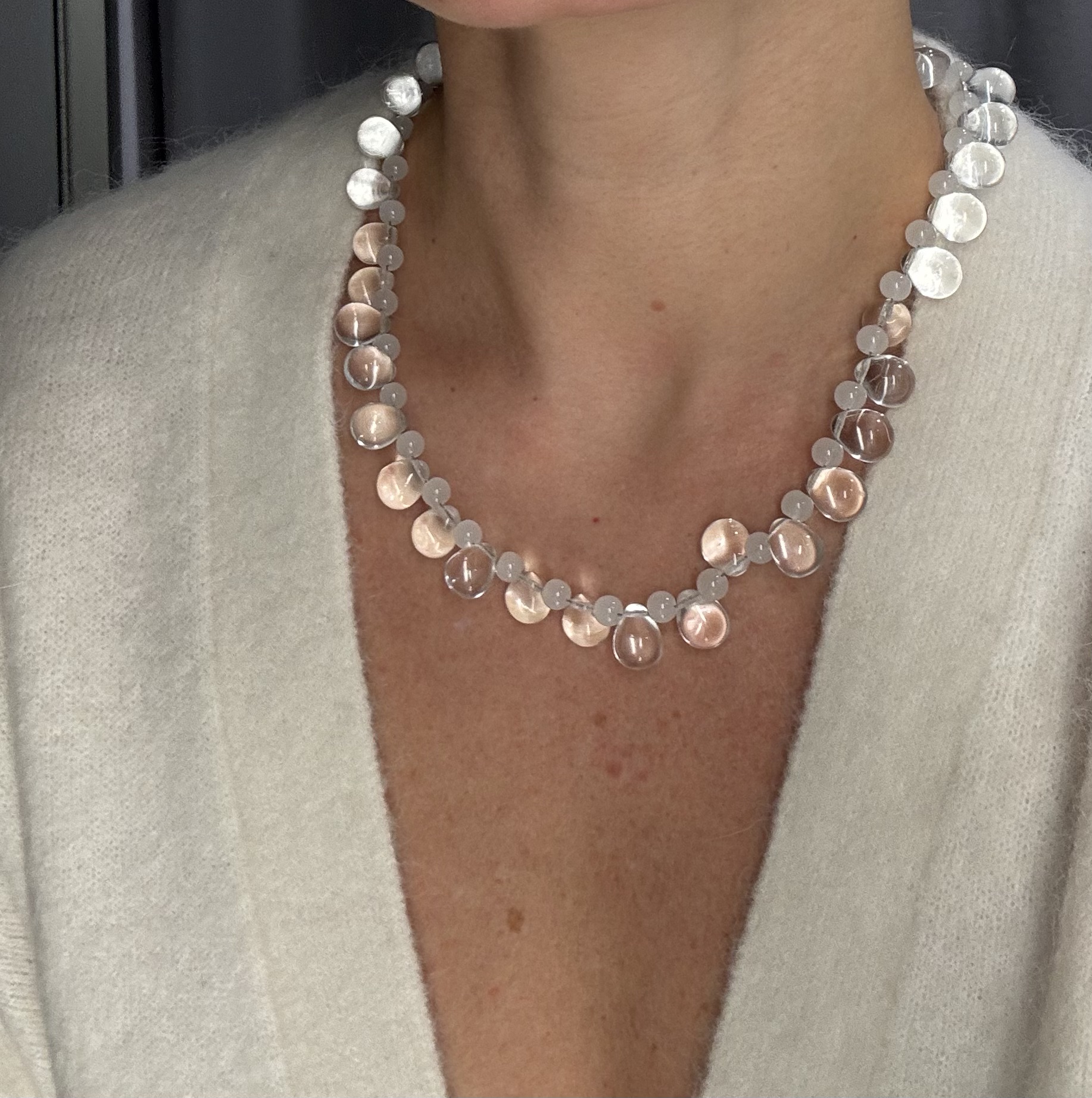 Glass beads 
Sterling silver hardware

47 cm length

Handcrafted in Berlin