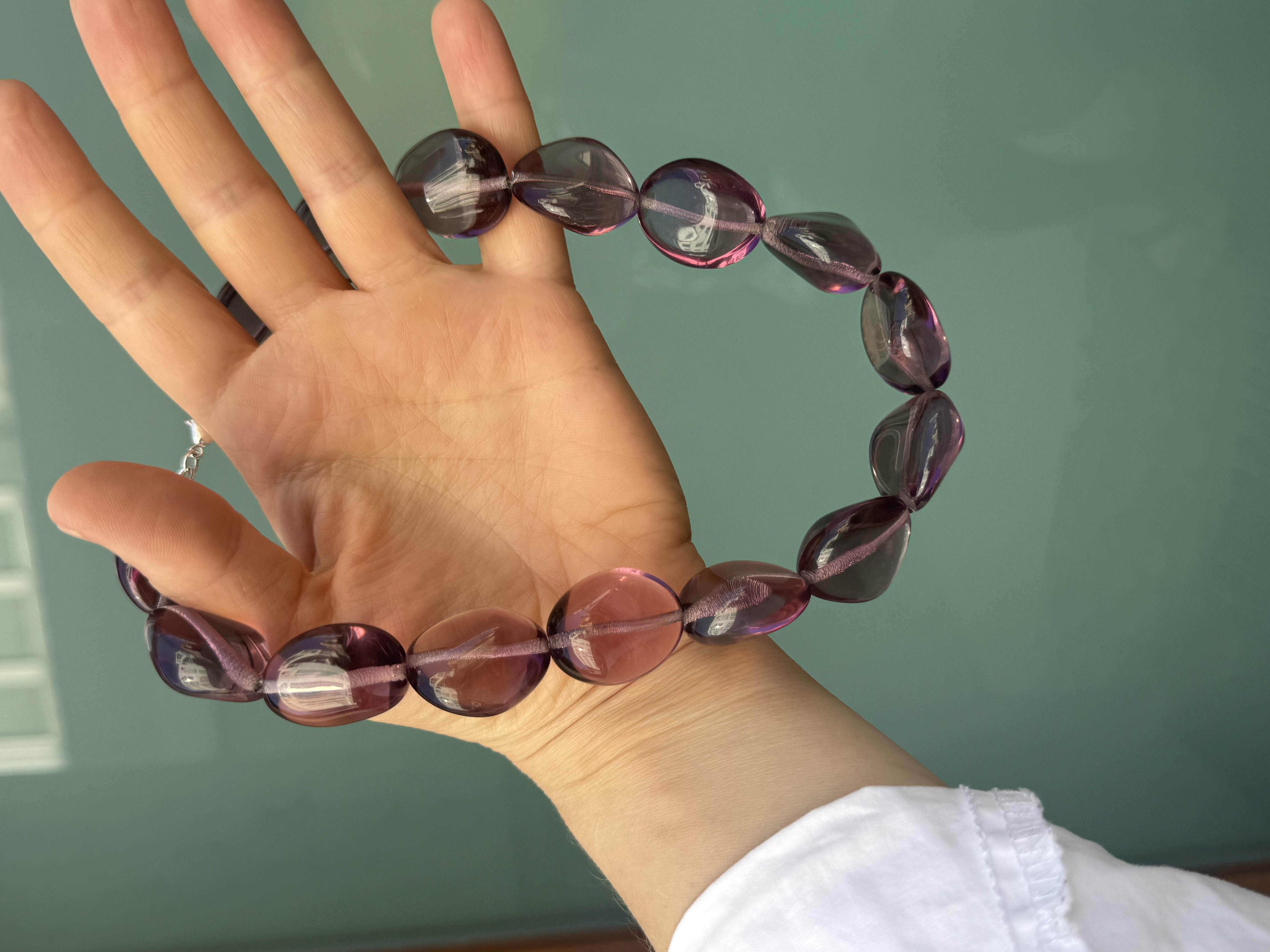Glass beads 
Sterling silver hardware

47 cm length

Handcrafted in Berlin